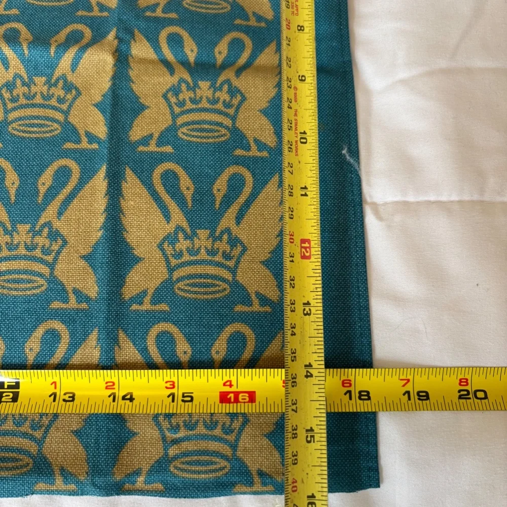 Leeds Castle Towel READ